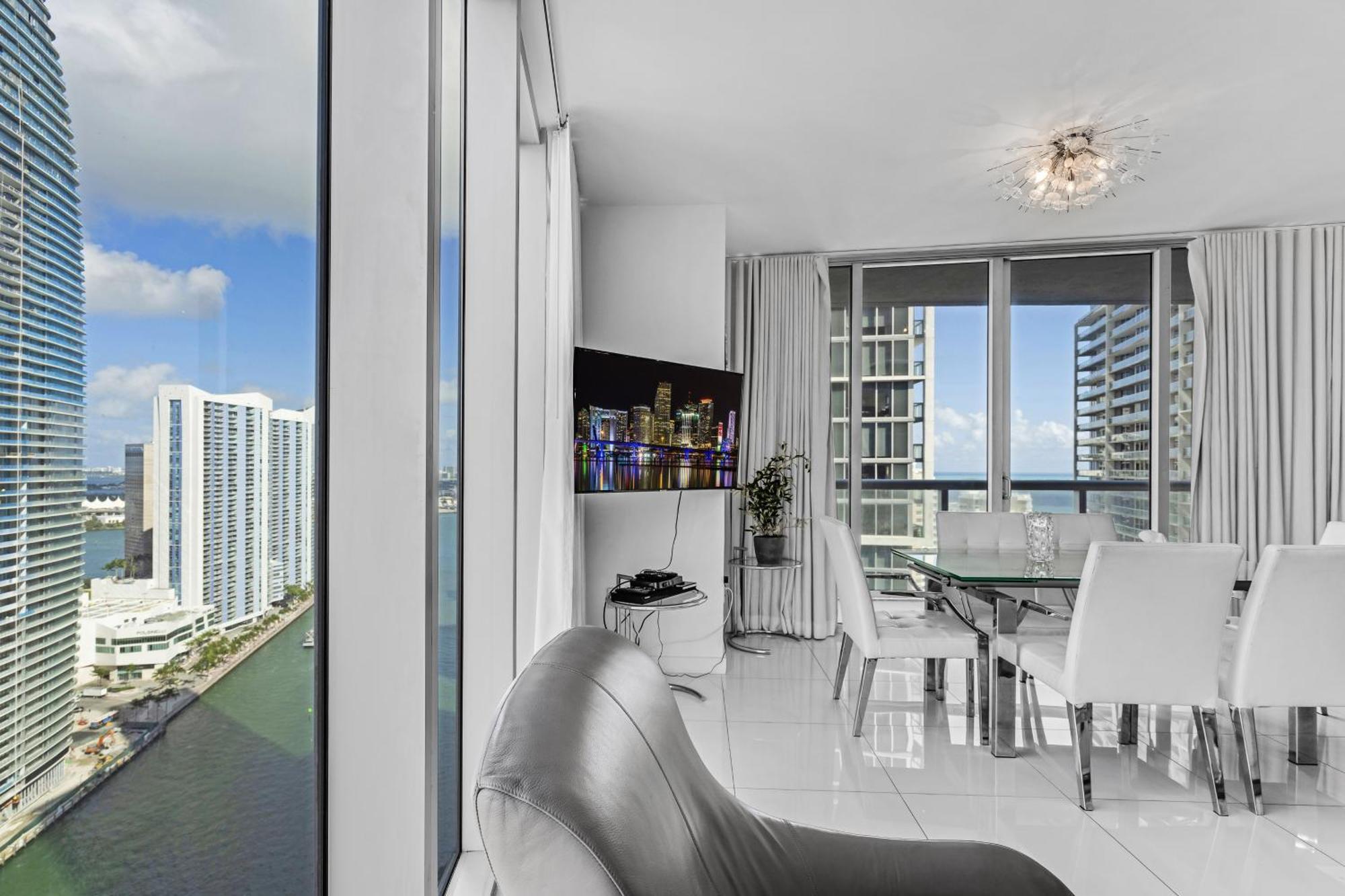 Luxurious Condo At Icon With Views Miami Exterior photo
